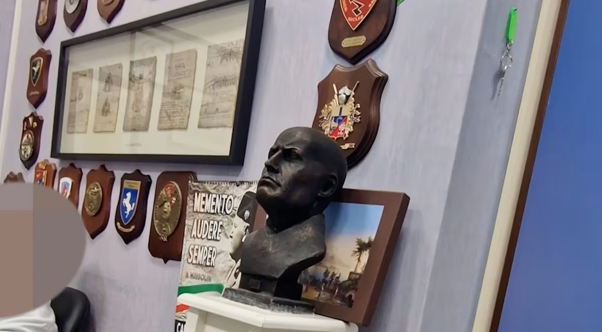 Busto Mussolini al Cardarelli: Borrelli (Avs) conferma la presenza dal 2019.