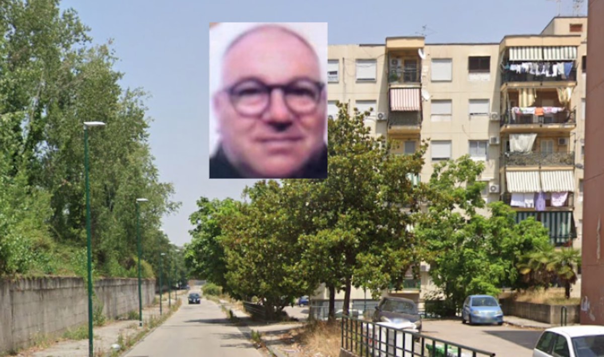 L’uomo si è lanciato dal balcone per fuggire dal killer