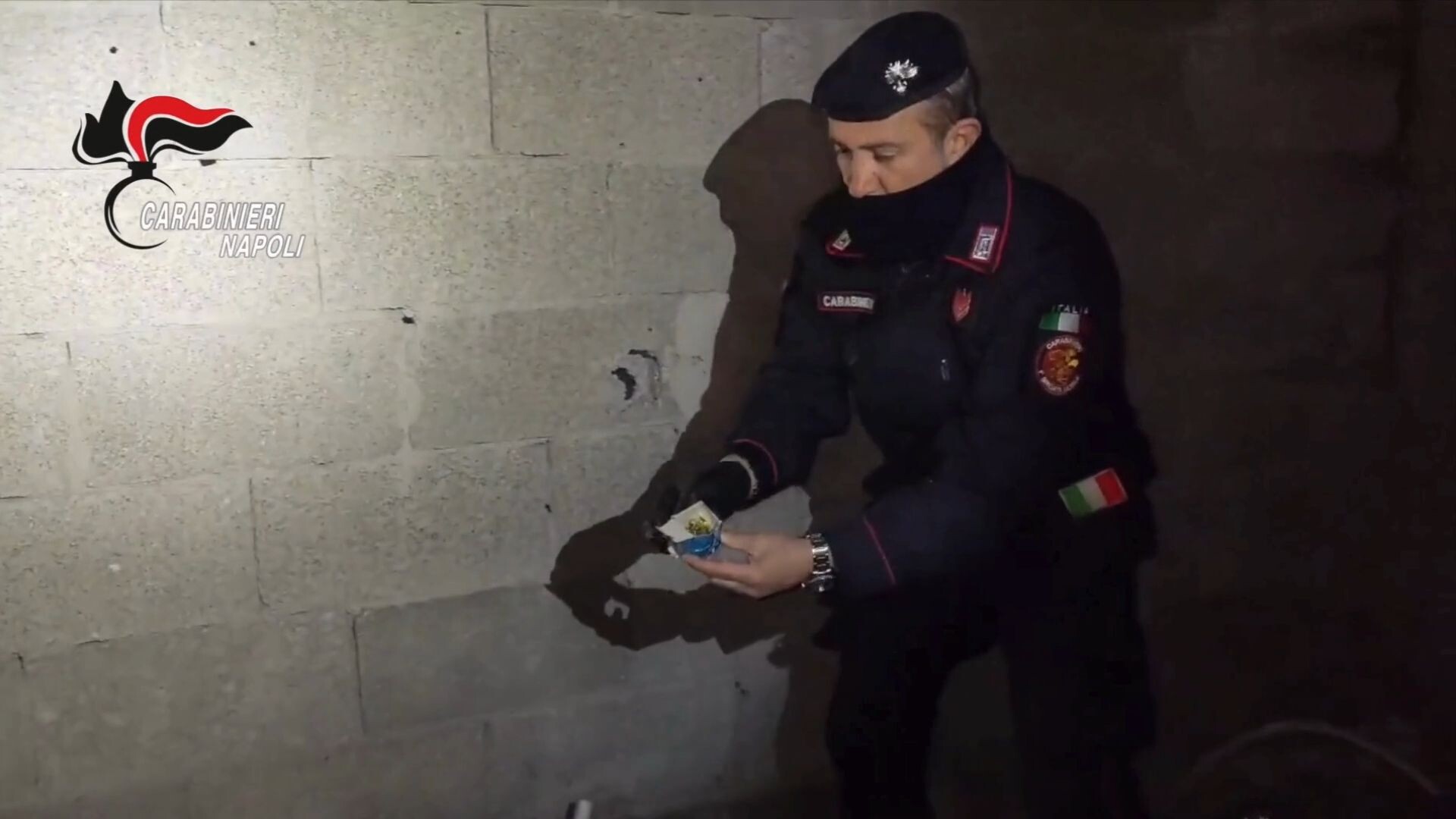 Torre Annunziata: poligono abusivo in scuola abbandonata