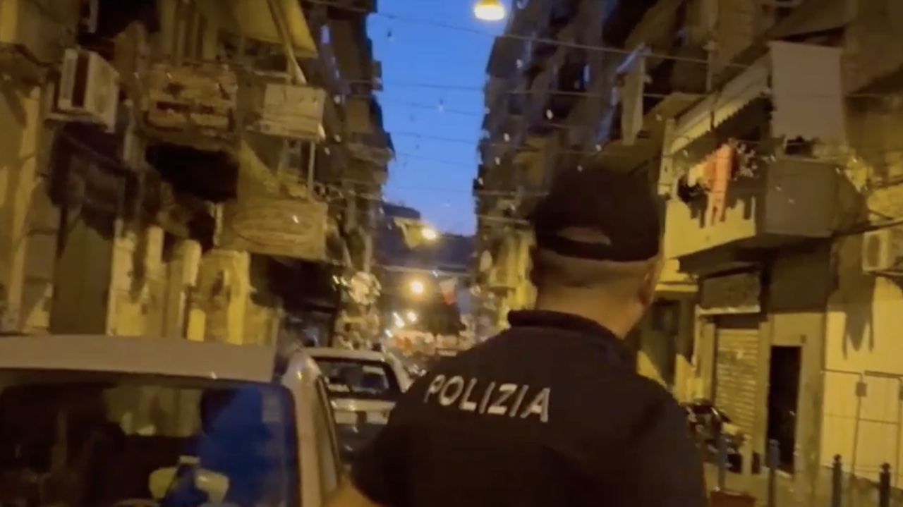 Camorra, 22 arresti nei clan federati con i Mazzarella