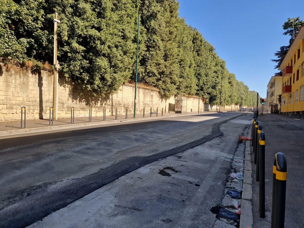 Capodimonte, strada appena riasfaltata distrutta per lavori Enel